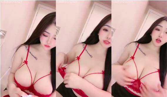 顶级绿播女神【心念m】神仙颜值绝世美乳 抖奶诱惑 道具插逼4 (4)